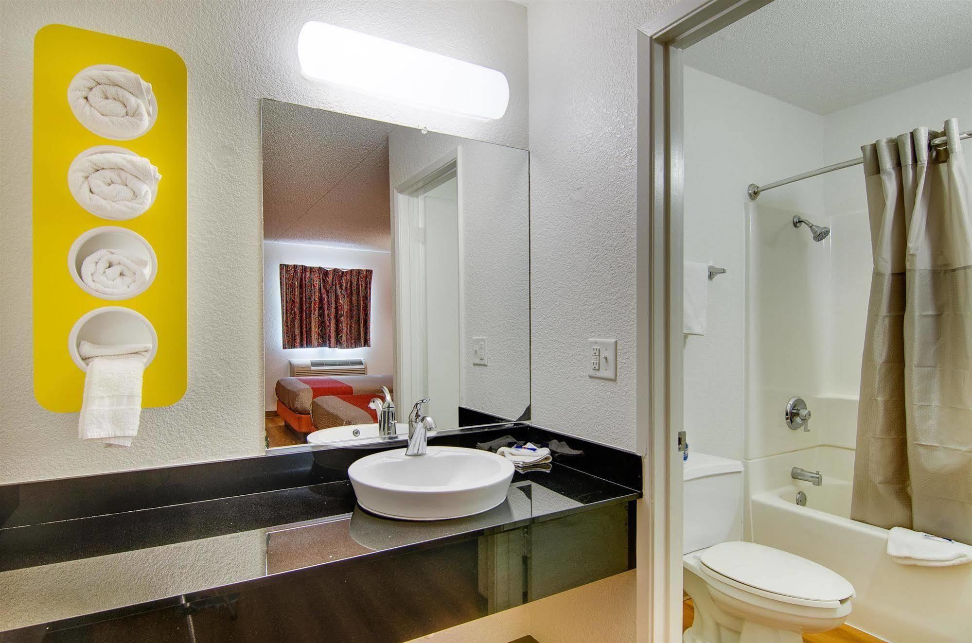 Motel 6-Salina, Ks المظهر الخارجي الصورة