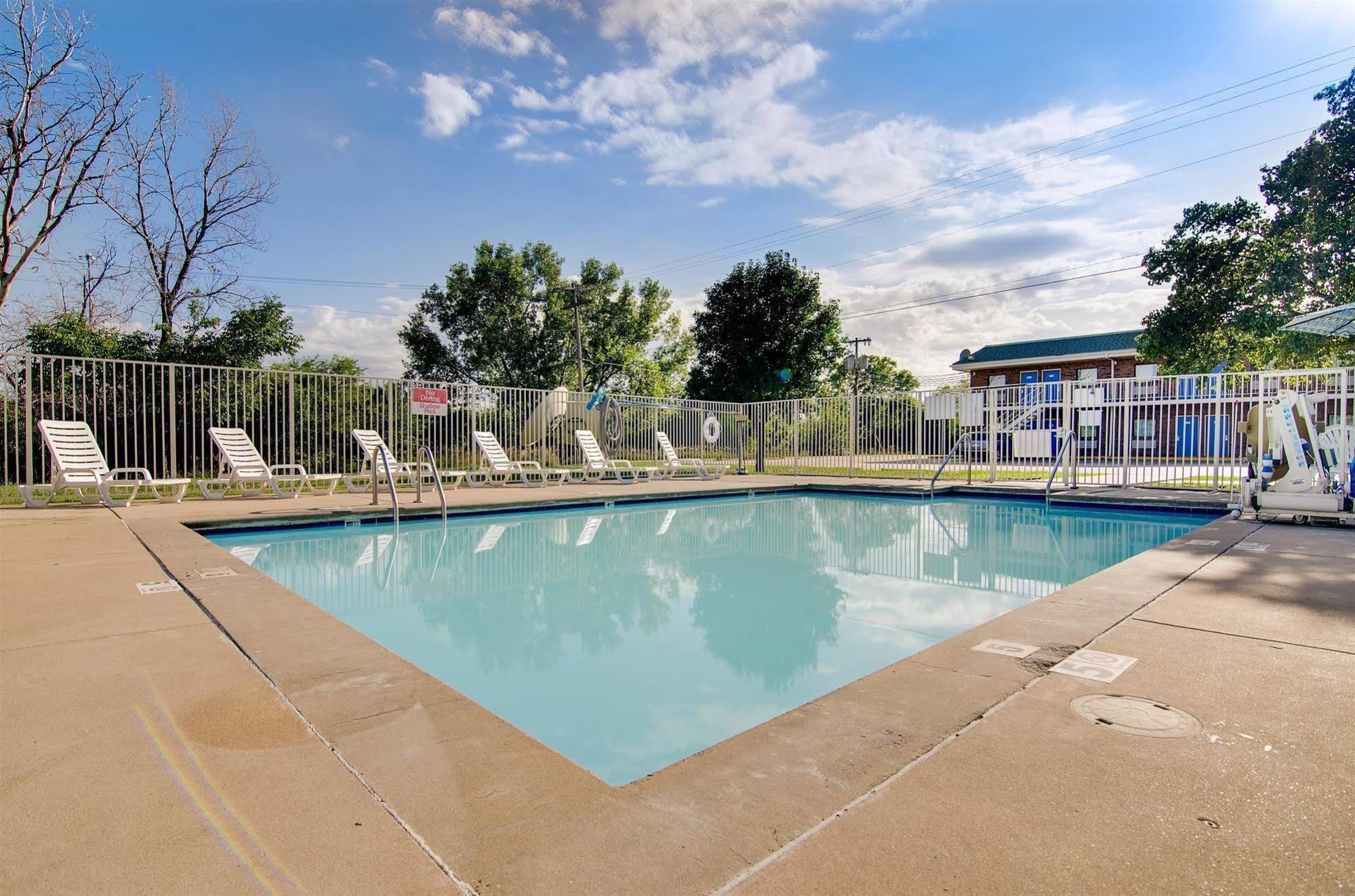 Motel 6-Salina, Ks المظهر الخارجي الصورة